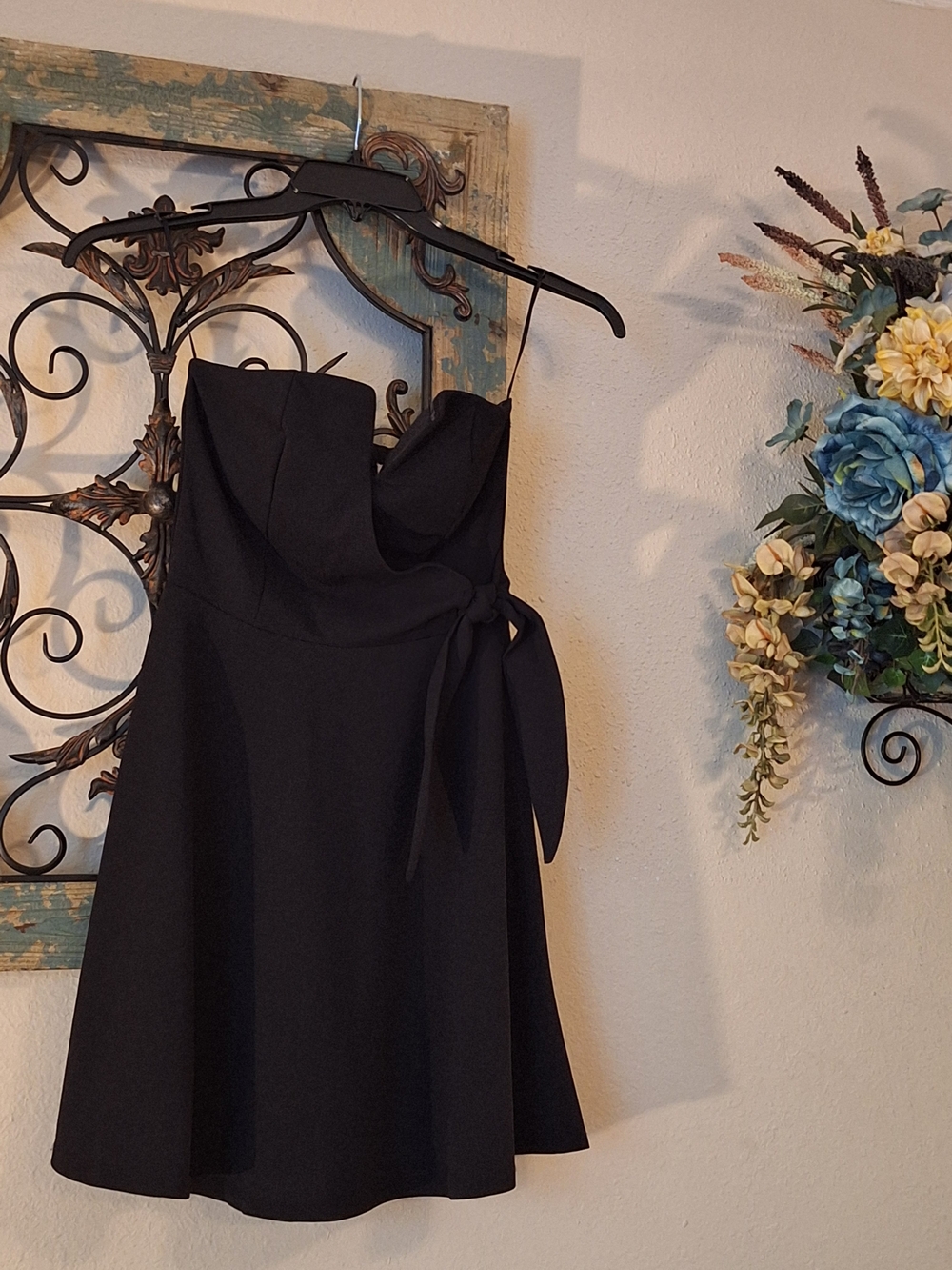 miami Black Strapless Notch-Neck Fit & Flare Mini Dress. NWT Small